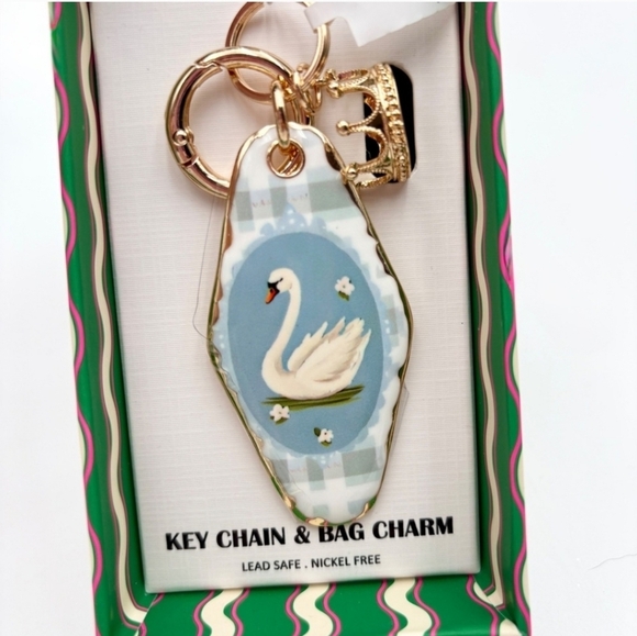 👑 🔹️Piper K🔹️ Beautiful  Swan & Crown Keychain & Bag Charm ✨️🩵 - Picture 2 of 5